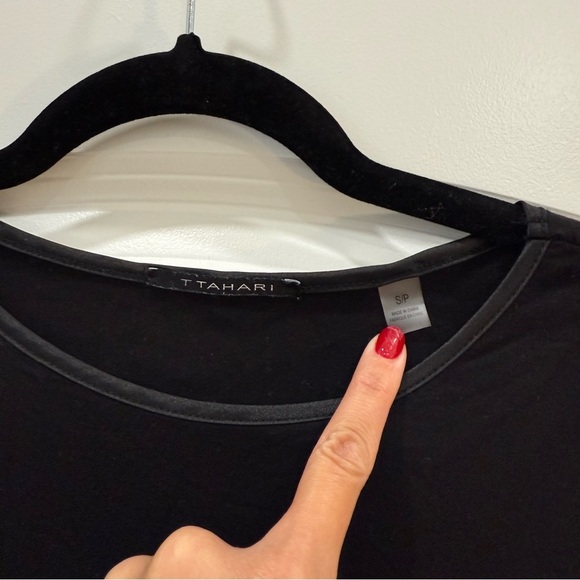 T TAHARI Classic Black Women's Top - Picture 3 of 4